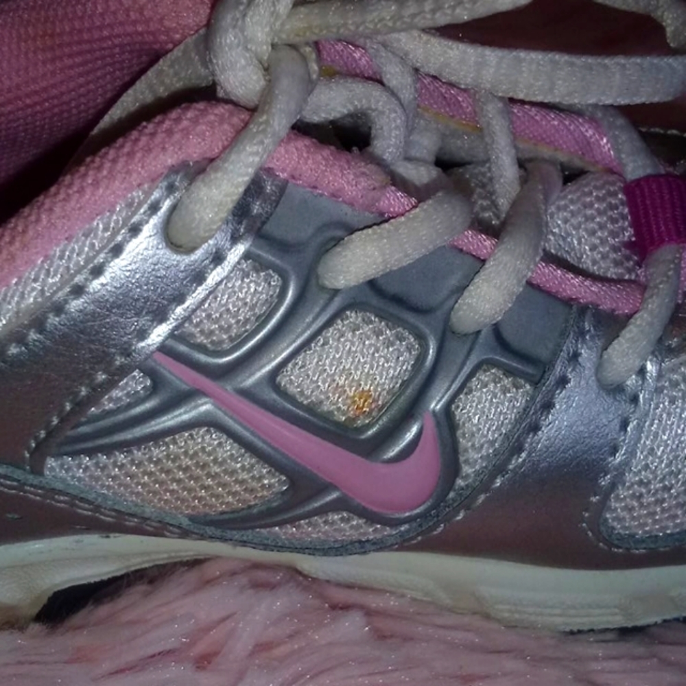 Kids' Nike Shoes - Picture 4 of 7